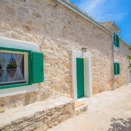Country Primosten Apartment