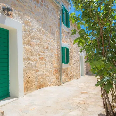 Country Primosten Apartment